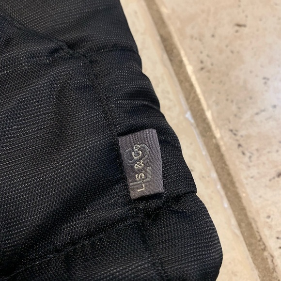 Levi Strauss & Co. Black Quilted Puffer Vest - Women's Size Small (S) - Picture 4 of 9